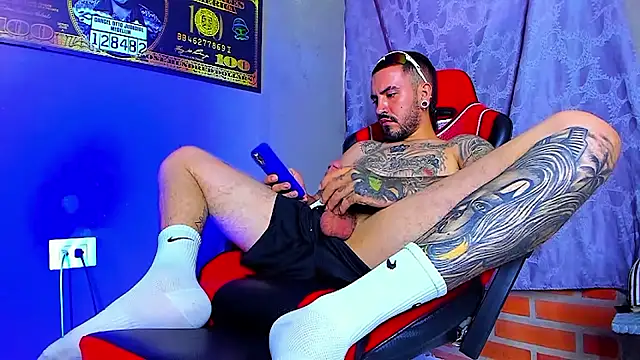 Snapshot of smoker445 chatting on October 31, 7:26 pm smoker445 online show from October 31, 7:26 pm