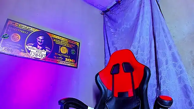 Snapshot of smoker445 chatting on November 17, 6:52 am smoker445 online show from November 17, 6:52 am