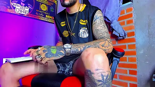 Snapshot of smoker445 chatting on November 18, 12:38 am smoker445 online show from November 18, 12:38 am