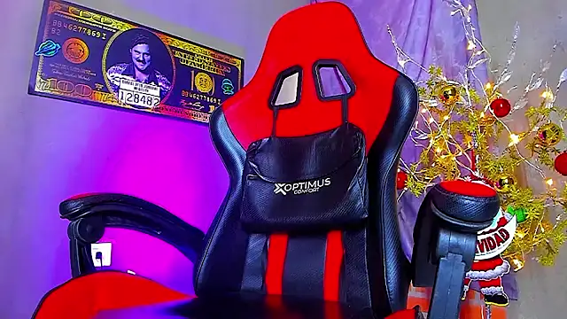 Snapshot of smoker445 chatting on November 29, 7:28 pm smoker445 online show from November 29, 7:28 pm