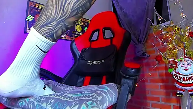 Snapshot of smoker445 chatting on November 30, 7:34 am smoker445 online show from November 30, 7:34 am