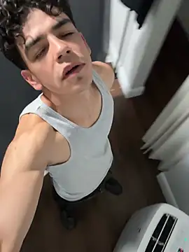 Snapshot of MrDareLover chatting on March 18, 8:26 pm MrDareLover online show from March 18, 8:26 pm