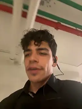 Snapshot of MrDareLover chatting on March 20, 1:59 pm MrDareLover online show from March 20, 1:59 pm