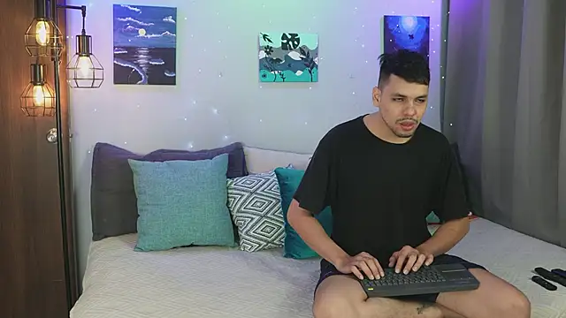 Snapshot of Cleoanubis- chatting on October 28, 6:50 am Cleoanubis- online show from October 28, 6:50 am