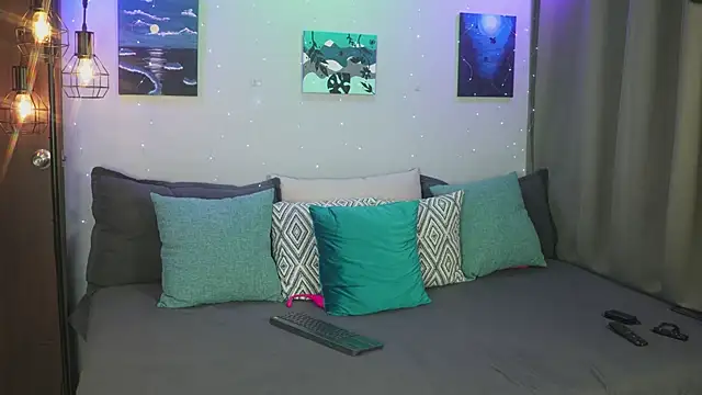 Snapshot of Cleoanubis- chatting on November 9, 7:17 am Cleoanubis- online show from November 9, 7:17 am