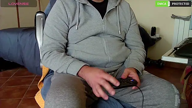 MultiOrgasmicLover online show from December 31, 8:26 am