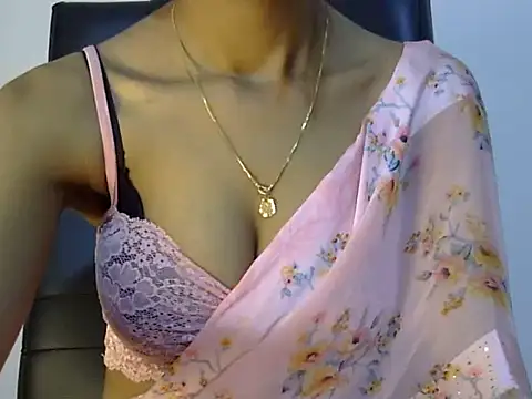 lola-   online show from December 12, 2:44 pm