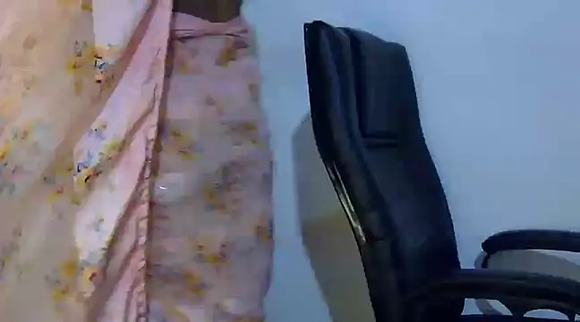 lola-   online show from December 12, 7:15 pm