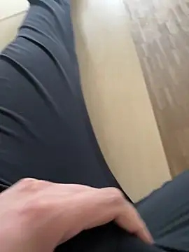 bigschlong290 online show from September 25, 2:21 pm