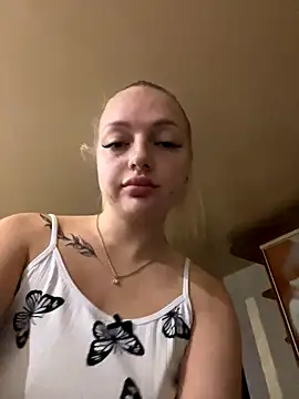 Snapshot of Stella__Cox chatting on September 28, 6:02 pm Stella Cox online show from September 28, 6:02 pm