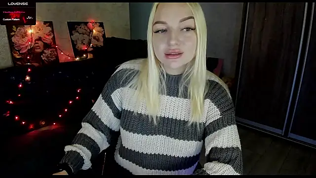 Snapshot of Stella__Cox chatting on October 23, 6:13 am Stella Cox online show from October 23, 6:13 am