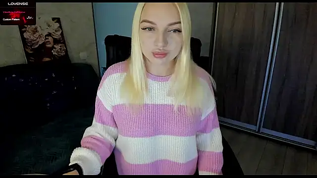 Snapshot of Stella__Cox chatting on November 14, 6:23 am Stella Cox online show from November 14, 6:23 am