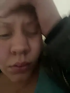 Snapshot of andreinitahg chatting on January 10, 1:21 am andreinitahg online show from January 10, 1:21 am