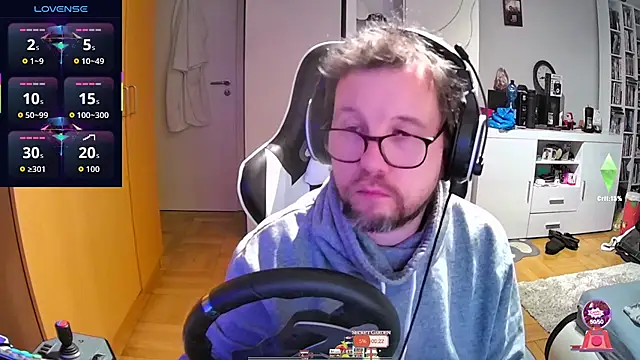 larsgessner30 online show from March 24, 9:42 pm