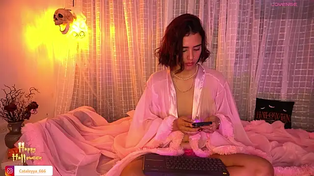 Snapshot of cataleyya_666 chatting on October 13, 1:49 am cataleyya 666 online show from October 13, 1:49 am