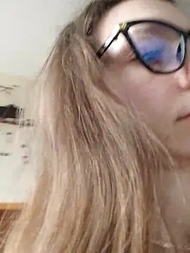 Milky flexy cat online show from March 14, 2:08 pm