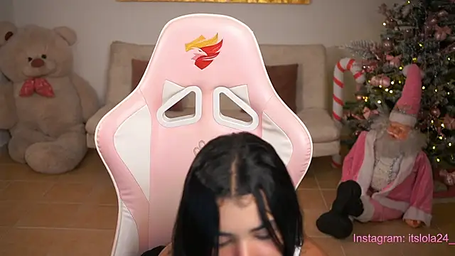 its lola24 online show from December 31, 3:23 am