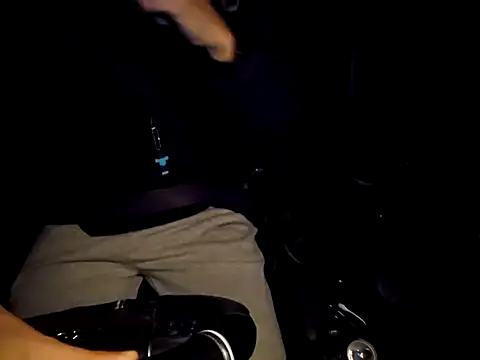 Snapshot of MANNZAAo06 chatting on December 28, 8:37 am MANNZAAo06 online show from December 28, 8:37 am