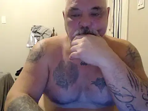 Newfiesausage1972 online show from January 27, 8:07 pm