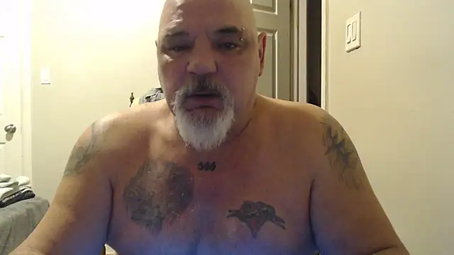 Newfiesausage1972 online show from February 7, 11:01 am