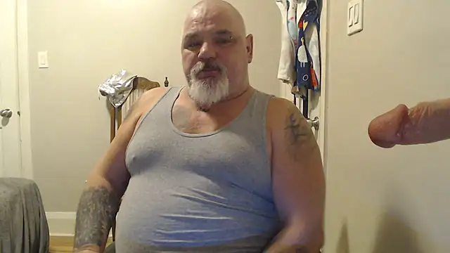 Newfiesausage1972 online show from February 19, 12:25 am