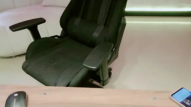 Snapshot of Gracefulgoddess chatting on February 25, 5:17 am Gracefulgoddess online show from February 25, 5:17 am