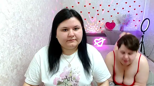BeckyAndHellen online show from March 4, 10:57 am