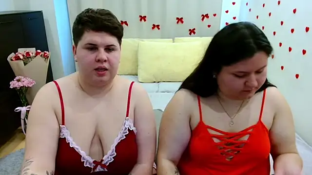 BeckyAndHellen online show from October 28, 11:25 am