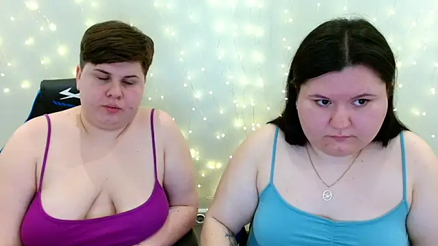 BeckyAndHellen online show from February 10, 12:42 pm