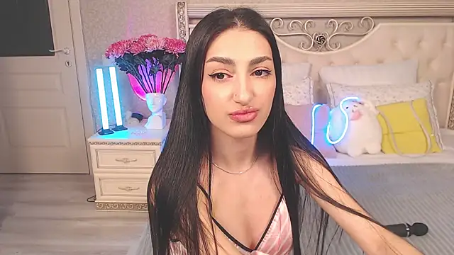 Lina Robbins online show from February 16, 2:40 am