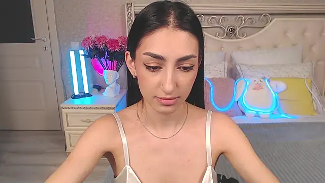 Lina Robbins online show from February 17, 10:38 pm