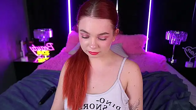 CarolinaDia online show from December 6, 12:45 am