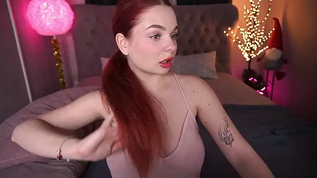 CarolinaDia online show from December 30, 3:47 am