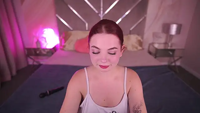 CarolinaDia online show from February 8, 8:53 pm