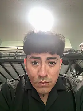 Snapshot of Luisrtrrr chatting on July 5, 9:44 pm Luisrtrrr online show from July 5, 9:44 pm