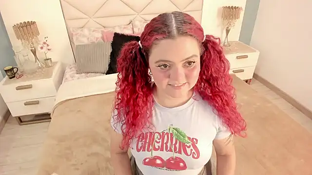 Twwiiggy online show from October 21, 8:09 pm