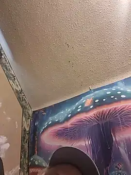 nuttinbuttcock69 online show from May 19, 9:10 pm