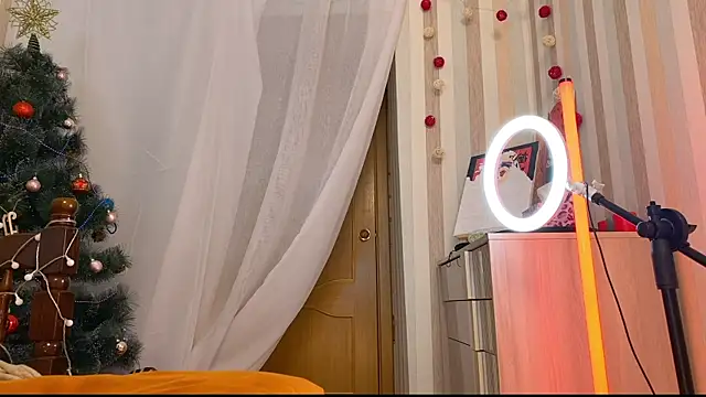 EmmyAmbros online show from January 14, 10:47 pm