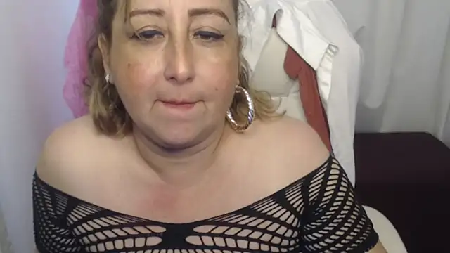 Snapshot of paiper_halliwey chatting on January 15, 6:51 pm paiper halliwey online show from January 15, 6:51 pm