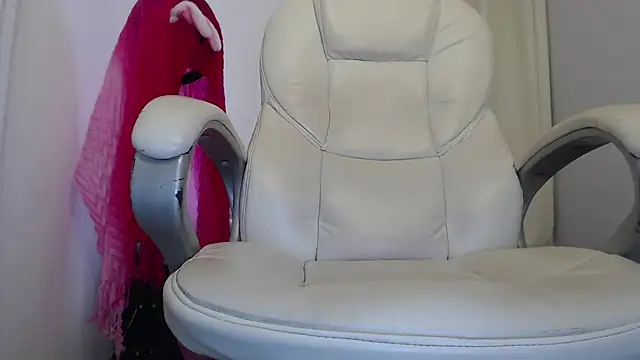 Snapshot of paiper_halliwey chatting on January 28, 6:39 pm paiper halliwey online show from January 28, 6:39 pm