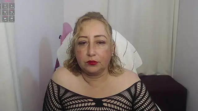 Snapshot of paiper_halliwey chatting on February 16, 12:30 am paiper halliwey online show from February 16, 12:30 am