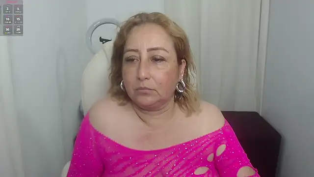 Snapshot of paiper_halliwey chatting on February 21, 11:32 pm paiper halliwey online show from February 21, 11:32 pm