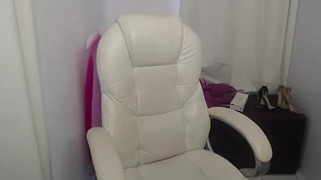 Snapshot of paiper_halliwey chatting on March 20, 3:58 pm paiper halliwey online show from March 20, 3:58 pm