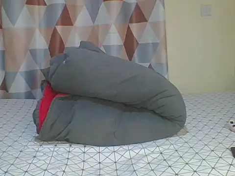 Snapshot of HoLy-ViRgiN chatting on October 27, 9:52 pm HoLy-ViRgiN online show from October 27, 9:52 pm