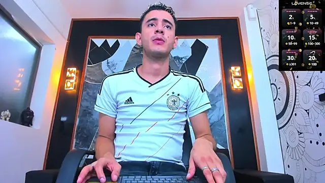 Snapshot of kai_borman chatting on February 22, 12:29 pm kai borman online show from February 22, 12:29 pm