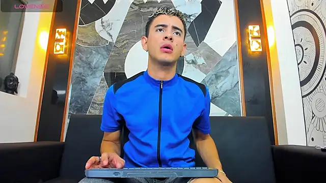 Snapshot of kai_borman chatting on February 27, 8:09 pm kai borman online show from February 27, 8:09 pm