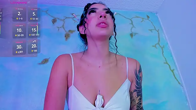 Snapshot of SaturnooStonee chatting on October 24, 6:43 am SaturnooStonee online show from October 24, 6:43 am