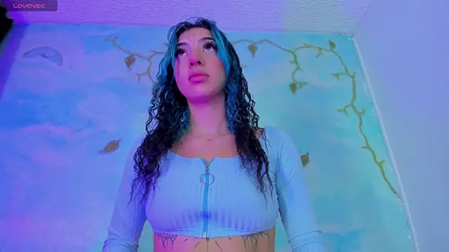 Snapshot of SaturnooStonee chatting on October 31, 6:58 am SaturnooStonee online show from October 31, 6:58 am