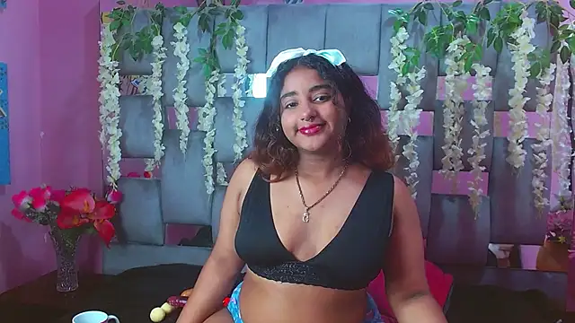 Sofia Hernandez  online show from December 7, 12:35 pm