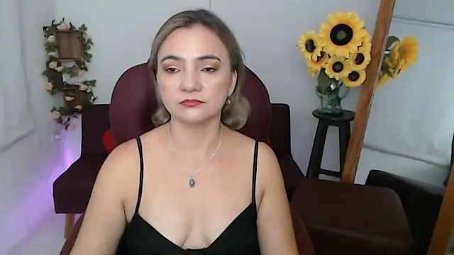 Snapshot of ana_milf chatting on June 11, 2:37 pm ana milf online show from June 11, 2:37 pm